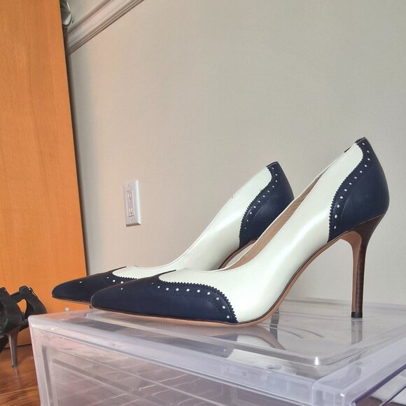 Ralph Lauren Pumps, Size 9, White/Navy Leather, All Leather - Picture 5 of 11
